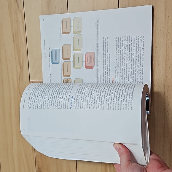 Criminology A Canadian Perspective 8th edition College University Textbook - Picture 2 of 5